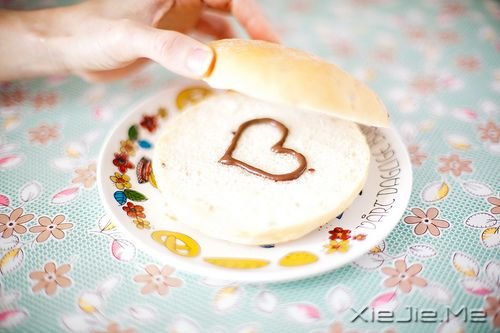 早安心语：选一种姿态，让自己活得无可替代 (1)